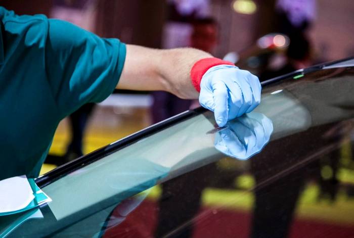 كيفية-إزالة-اللاصق-المتبقي