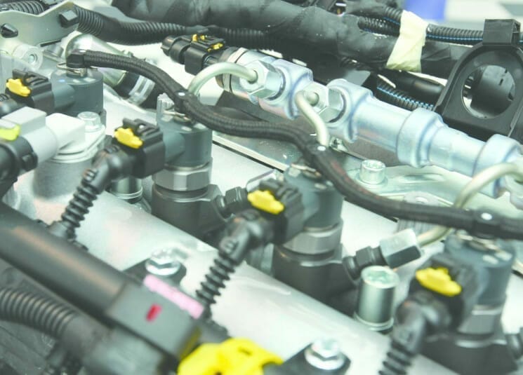 أهمية-عمل-البخاخات-وتأثيرها-على-أداء-محرك-السيارة