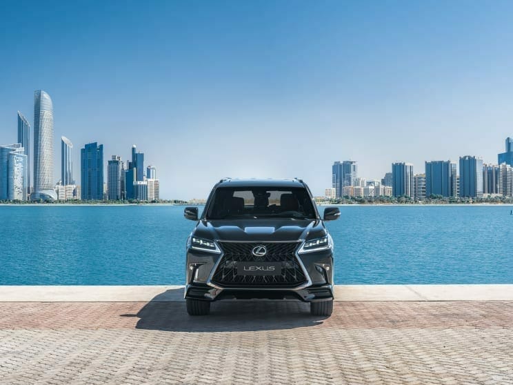 لكزس-تكشف-عن-سيارتها-الشهيرة-LX-مع-تحديثات-بسيطة-لموديل-2021