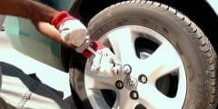 تغيير كفرات السيارة بالطريقة الصحيحة